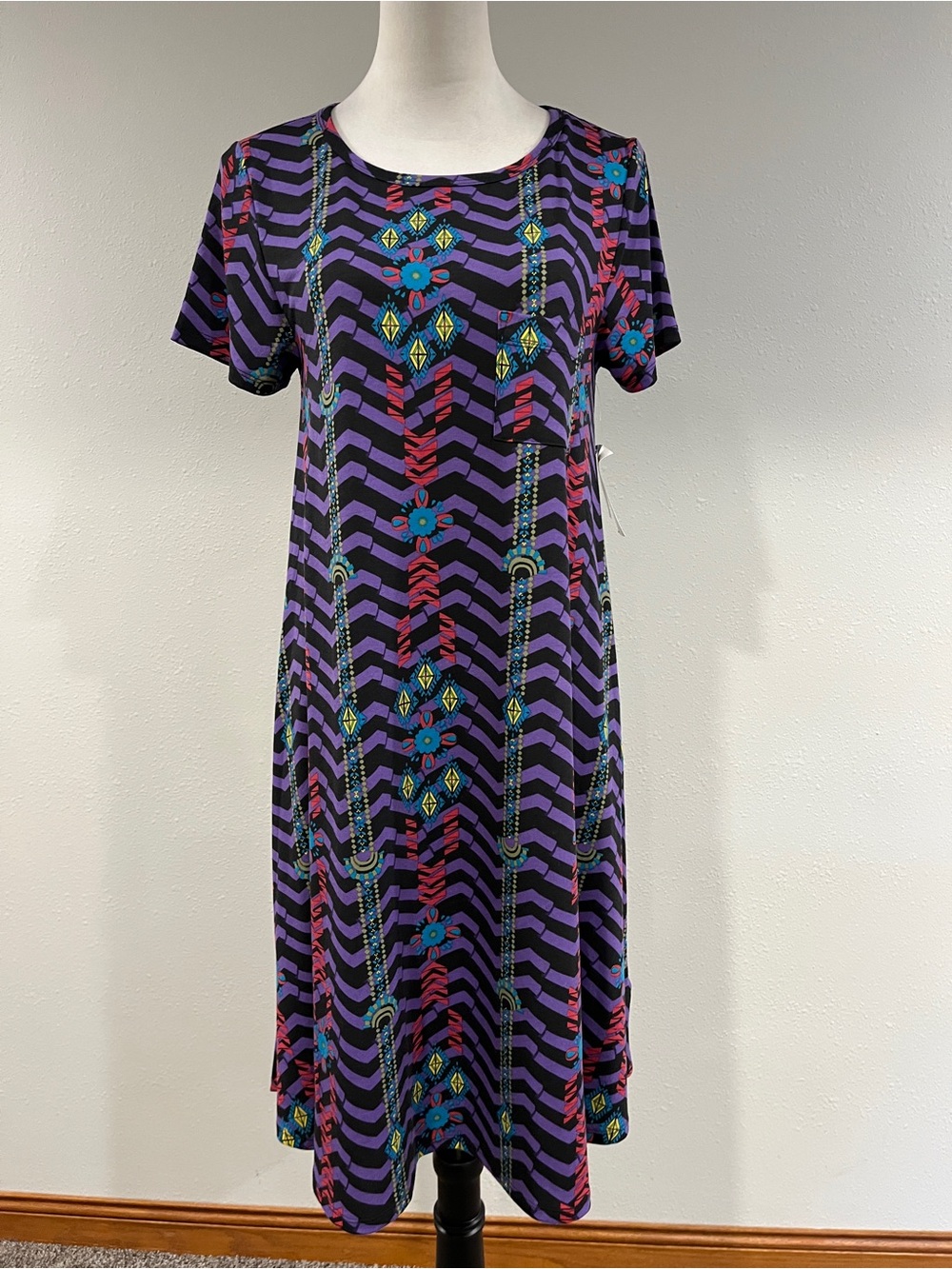 LulaRoe Carly floral short sleeves hi-low swing dress size small
